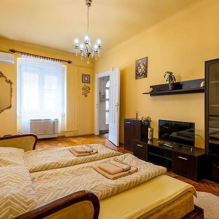 Budapest Central Vintage Apartment Luaran gambar